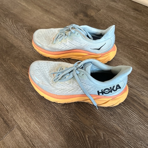Hoka One One Clifton 9 running shoes. Great condition. Size 7.5 - Picture 1 of 3
